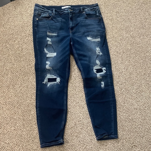KanCan Skinny Jeans - Picture 1 of 4
